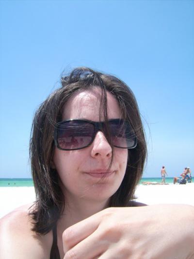 0508/LadyAtTheBeach0506.jpg