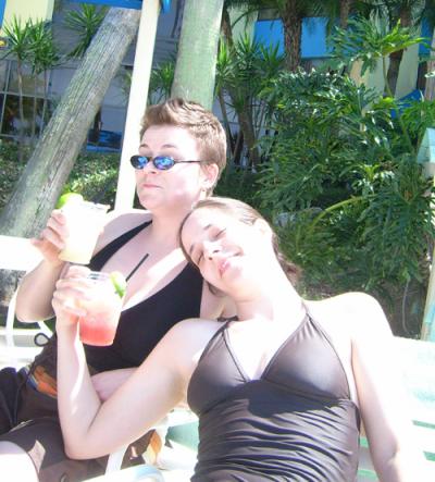 0508/MargaritasPoolside0506.jpg