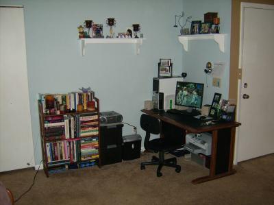 0807/DeskArea0806.jpg