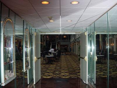 0409/SalvatoresMirror0417.jpg