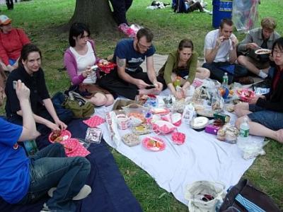 0707/PicnicAtBatteryPark0705.jpg