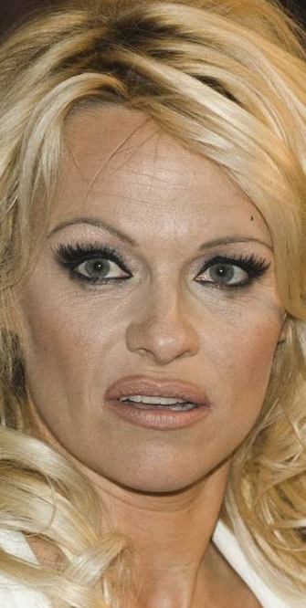 0907/Rsz310927PamelaAndersonPremiere040928.jpg