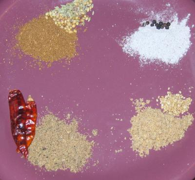 1107/Spices1104.jpg