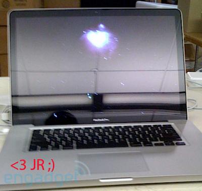 1008/20081013mbpleak41014.jpg