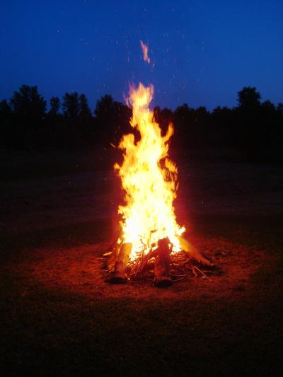 0809/Bonfire0814.jpg 0809/Bonfire0814.jpg