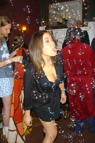 0107/Lilhobubbles0120.jpg