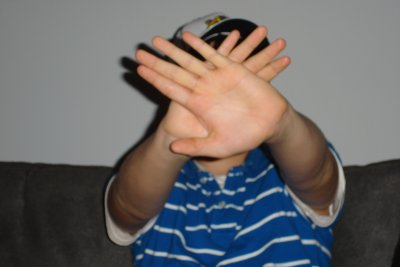 0107/Lukehiding0101.jpg 0107/Lukehiding0101.jpg