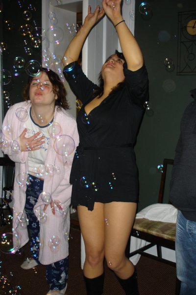 0107/Theecareyandlilhobubbles0120.jpg