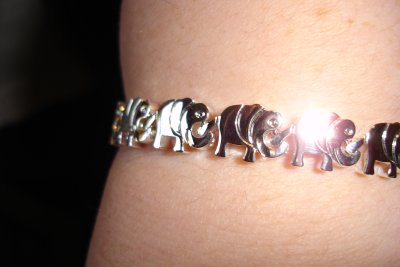 0206/giftfromlindacloseup3413.jpg