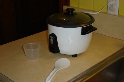 0506/ricecookercookin4452.jpg 0506/ricecookercookin4452.jpg