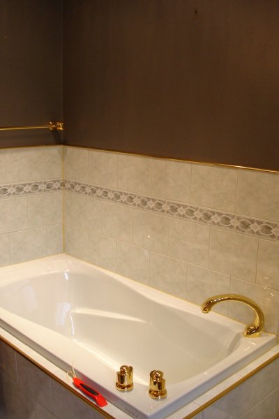 0607/Beforeloobathtub0611.jpg