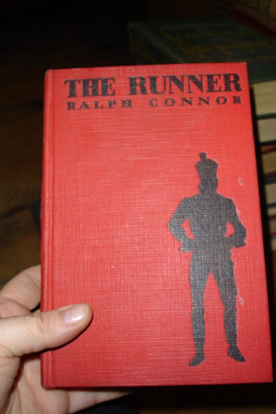 1006/therunner4300.jpg