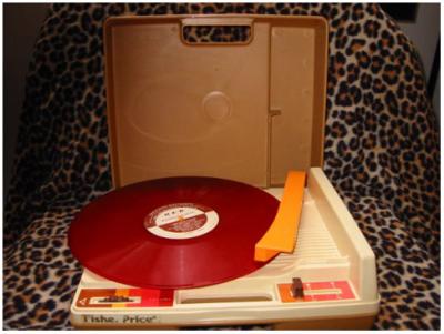 0107/FisherPriceRecordPlayer0110.jpg