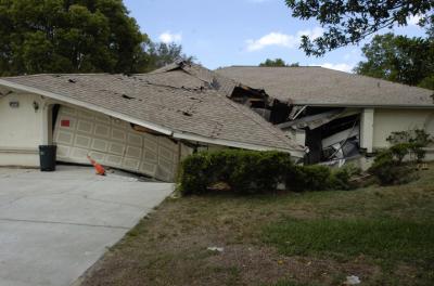 0509/SinkHole30508.jpg 0509/SinkHole30508.jpg