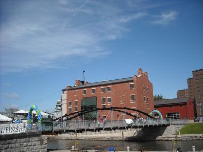 0509/HospiceWalk20090100517.jpg