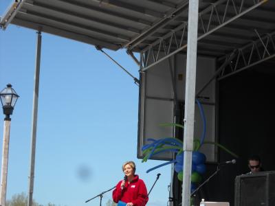0509/HospiceWalk20090300517.jpg