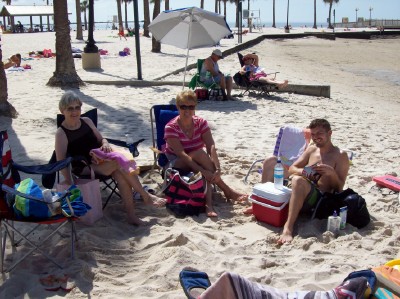 1008/DaveGrandmaMomBeach21022.jpg