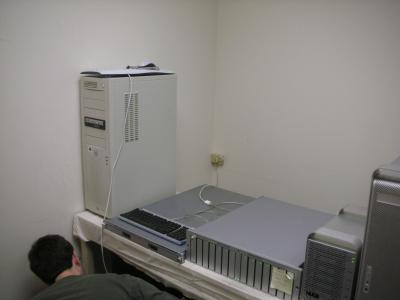 0107/EstripServerAtArtvoice0104.jpg