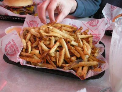 0107/CheeburgerFries0107.jpg 0107/CheeburgerFries0107.jpg