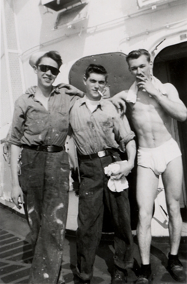 0109/ThreeGuys30104.jpg