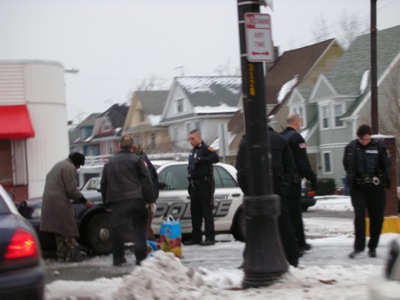 0208/HomelessAndPolice0203.jpg 0208/HomelessAndPolice0203.jpg