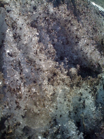 0308/DirtySnowClose0326.jpg