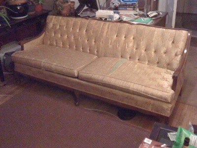 0309/NonnasCouch0302.jpg 0309/NonnasCouch0302.jpg