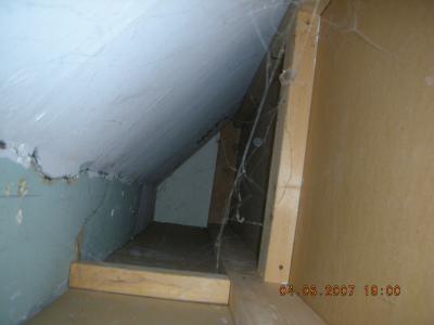 0407/HoleInTheWall10410.jpg
