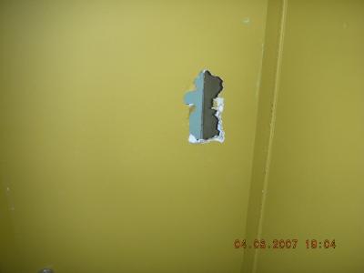 0407/HoleInTheWall20410.jpg