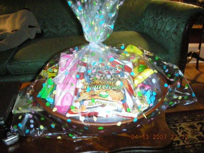 0407/MyEasterBasketFromMom0414.jpg