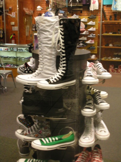 0408/ConverseForTwisted0410.jpg 0408/ConverseForTwisted0410.jpg