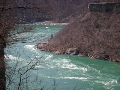 0408/NiagaraRiverFromTop0407.jpg 0408/NiagaraRiverFromTop0407.jpg