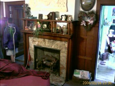 0506/fireplace2136.jpg