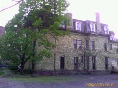 0506/mansionSide20949.jpg