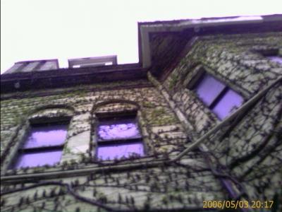 0506/uptheWall0949.jpg
