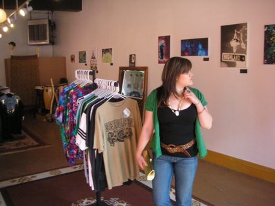 0507/HeadShopOnElmwoodInside0513.jpg 0507/HeadShopOnElmwoodInside0513.jpg