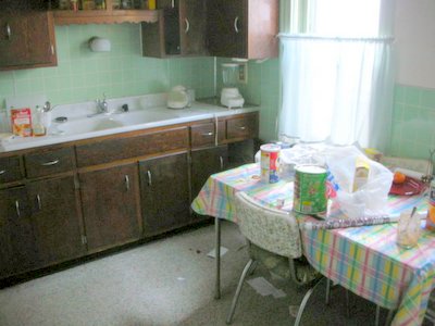 0507/MessyKitchen0509.jpg 0507/MessyKitchen0509.jpg