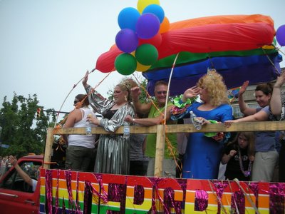 0607/DragQueens0606.jpg