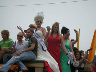 0607/DragQueens20606.jpg