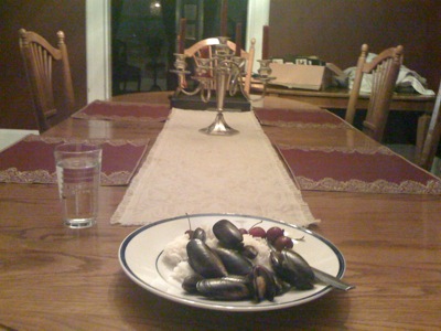 0608/DinnerAlone0607.jpg 0608/DinnerAlone0607.jpg