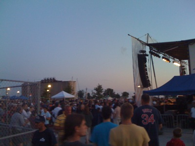0708/Crowd0705.jpg