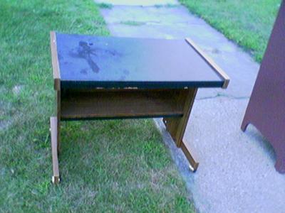 0807/ComputerDesk0815.jpg
