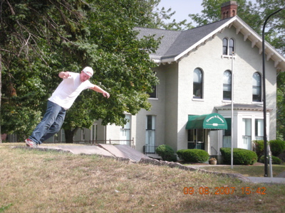 0907/Skaters0909.jpg