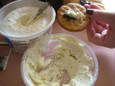 1007/CaviarAndCremeCheese1007.jpg