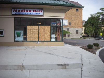1007/MedinaDeliNorthStreetAccident1003.jpg