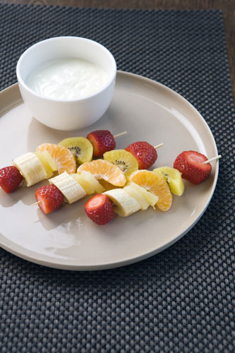 0209/FruitKebabsYoghurtLge0207.jpg 0209/FruitKebabsYoghurtLge0207.jpg