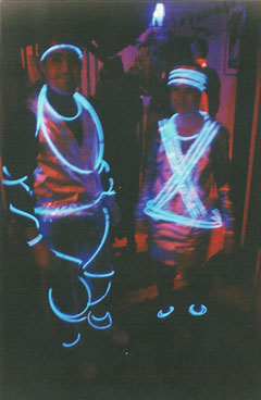 1004/glowsticks0401.jpg 1004/glowsticks0401.jpg
