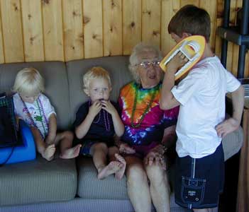 1104/ggrandkids1640.jpg 1104/ggrandkids1640.jpg