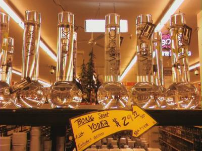 0308/Bongvodka0306.jpg 0308/Bongvodka0306.jpg
