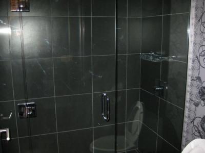 1009/HrShower1003.jpg
